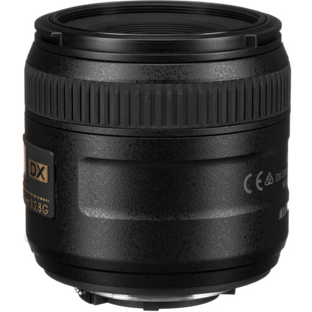 Об'єктив Nikon 40mm f/2.8G ED AF-S DX Micro NIKKOR