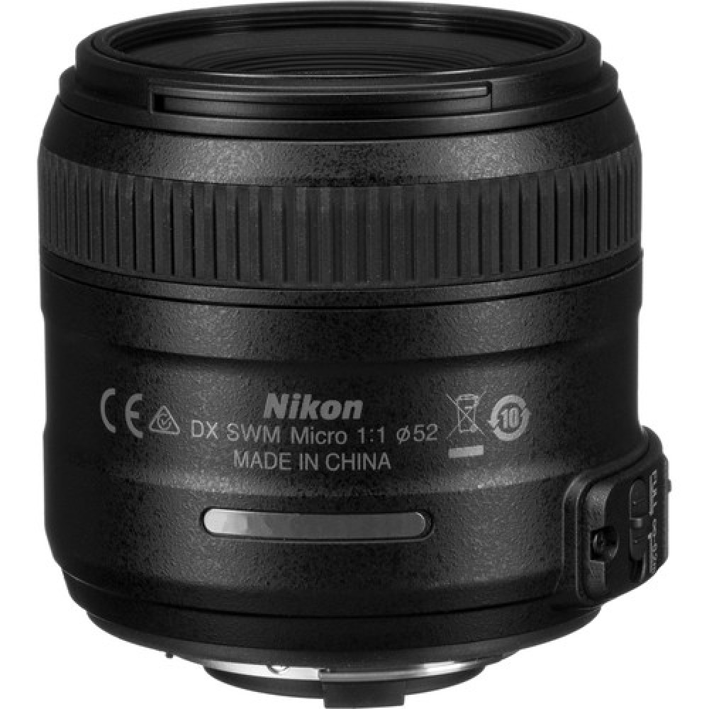 Об'єктив Nikon 40mm f/2.8G ED AF-S DX Micro NIKKOR