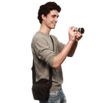 Сумка треугольная Vivace 10 для DSLR/CSC-камеры, черная - Manfrotto MB SV-H-20BB