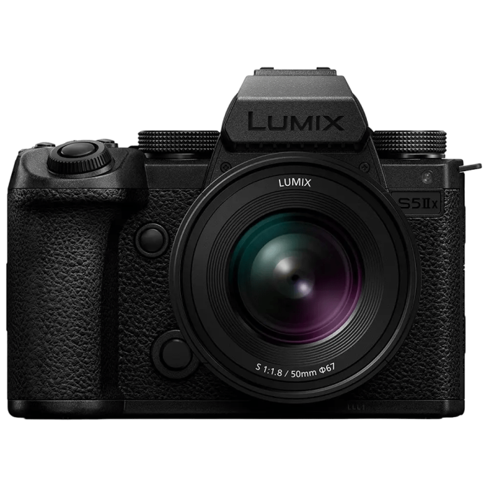 Цифровая фотокамера Panasonic Lumix S DC-S5M2XKEE Kit + S-R2060E f/3.5-5.6