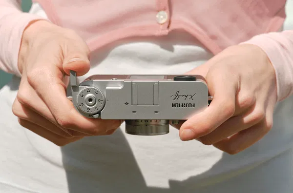 Fujifilm X-Half X-HF1 Особенности