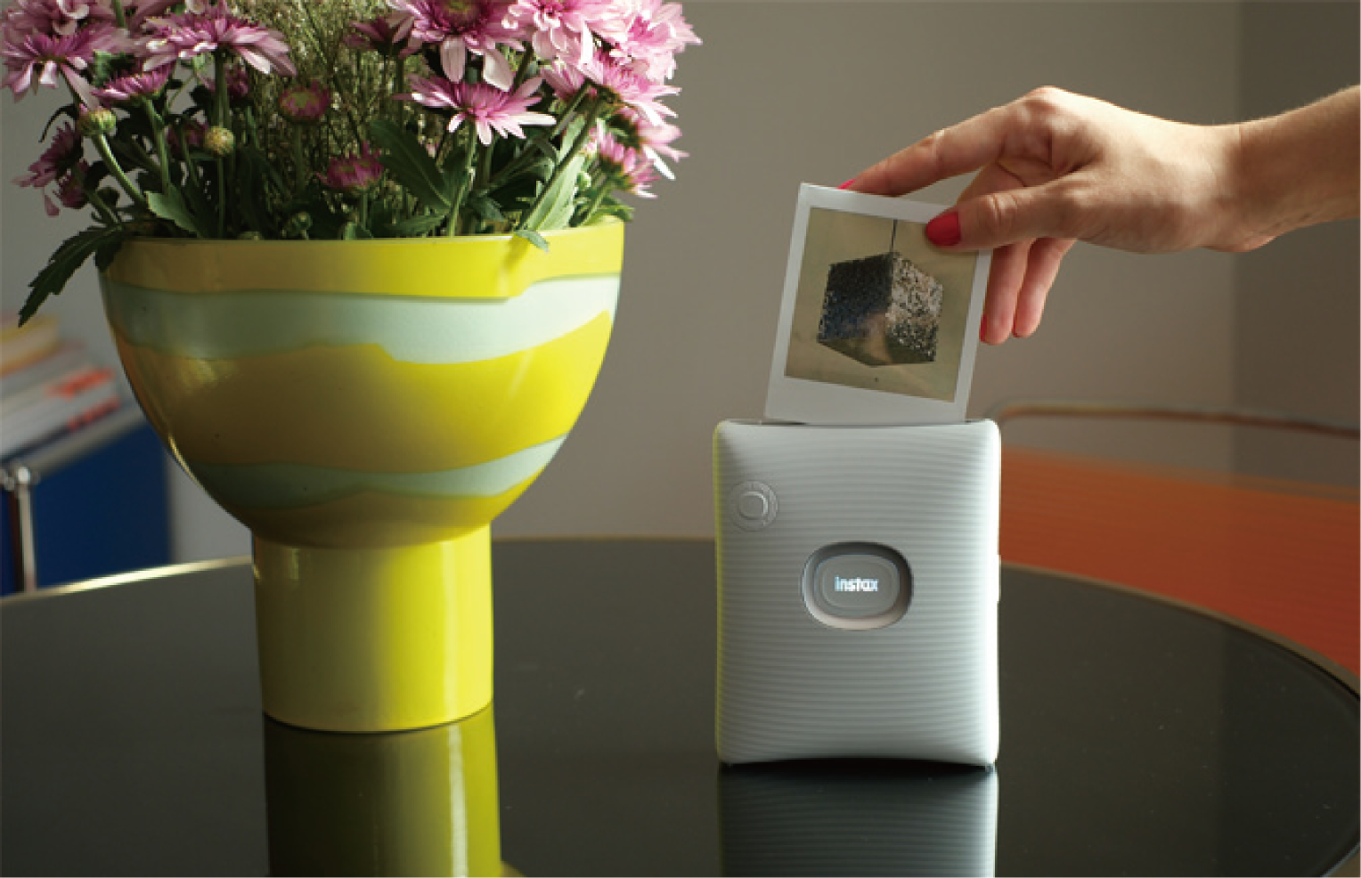 Особенности Instax Square SQ1 Glacier Blue