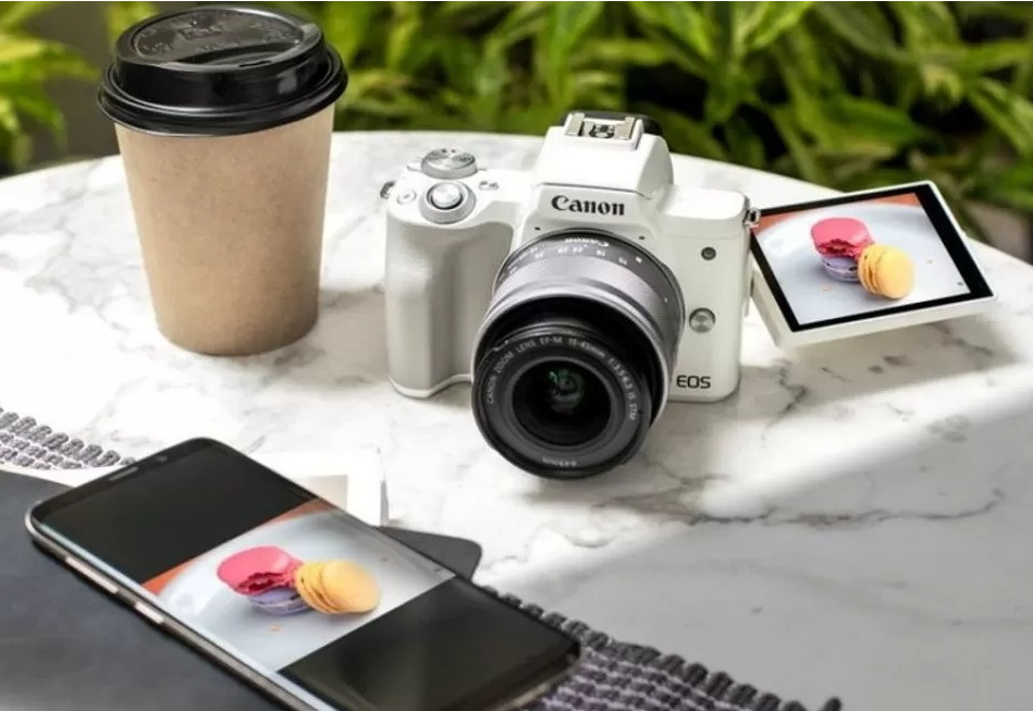 Canon EOS M50 